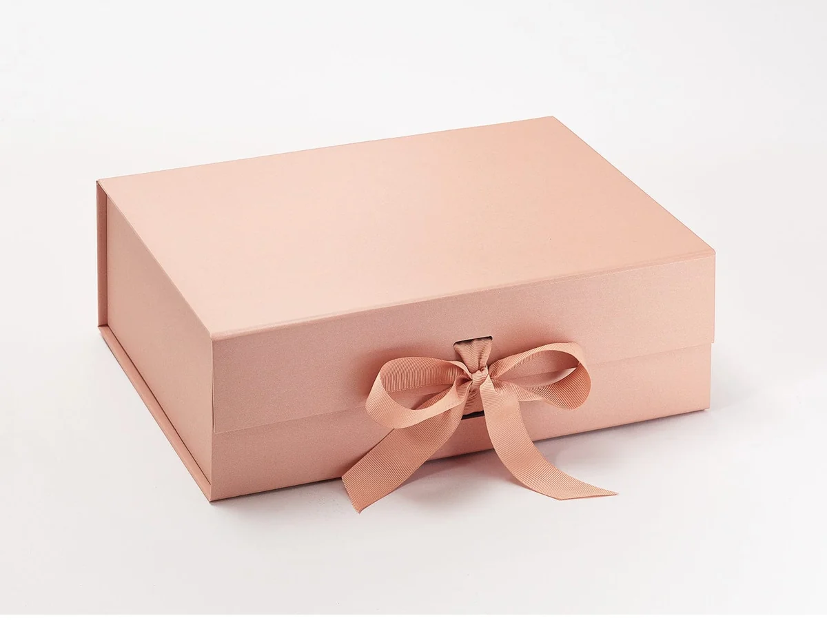 A4 mély rosegold mágneszáras, cserélhető szalagos doboz